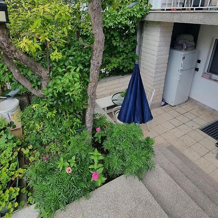 Split Apartment Exterior photo